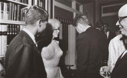 The only known picture of Marilyn Monroe with Bobby and John F Kennedy,1962.