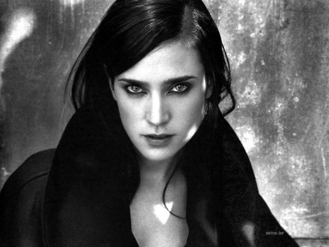 Jennifer Connelly trying desperately to look like her younger self.