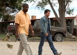 Denzel Washington and Mark Wahlberg in 2 Guns.