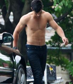 Taylor Lautner displays his talents in Abduction. Taylor Lautner displays his talents in Abduction.