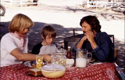 Ellen Burstyn, Alfred Lutter, and Kris Kristofferson in Alice Doesn't Live Here Anymore.