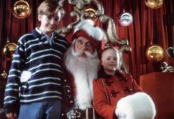 Ethan Embry, Leslie Nielsen, and Thora Birch in All I Want for Christmas.