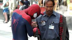 Andrew Garfield and Jamie Foxx in The Amazing Spider-man 2. Andrew Garfield and Jamie Foxx in The Amazing Spider-man 2.
