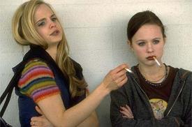 Mena Suvari and Thora Birch in American Beauty.