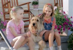 Elle Fanning and Annasophia Robb in Because of Winn Dixie. Elle Fanning and Annasophia Robb in Because of Winn Dixie.