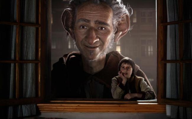 Mark Rylance and Ruby Barnhill in The BFG.