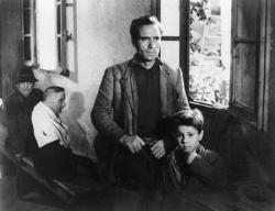 Lamberto Maggiorani and Enzo Staiola in The Bicycle Thief.