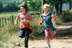 Josh Hutcherson and AnnaSophia Robb in Bridge to Terabithia