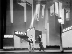 Anita Page, Bessie Love and Charles King in The Broadway Melody.