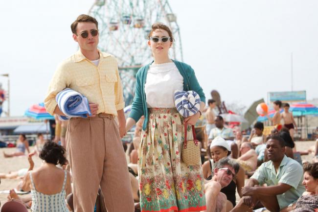 Emory Cohen and Saoirse Ronan in Brooklyn. Emory Cohen and Saoirse Ronan in Brooklyn.