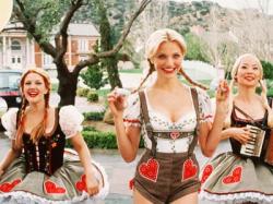 Drew Barrymore, Cameron Diaz and Lucy Liu in Charlies Angels. Drew Barrymore, Cameron Diaz and Lucy Liu in Charlies Angels.