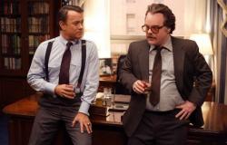 Tom Hanks and Philip Seymour Hoffman in Charlie Wilson's War.