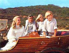 Sally Ann Howes, Dick Van Dyke and the children in Chitty Chitty Bang Bang.