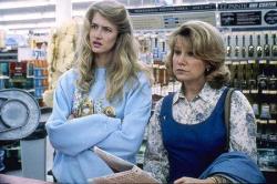 Laura Dern and Mary Kay Place in Alexander Payne's Citizen Ruth.