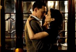 Tom Hiddleston and Rachel Weisz in Deep Blue Sea.