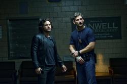 Édgar Ramírez and Eric Bana in Deliver Us from Evil.