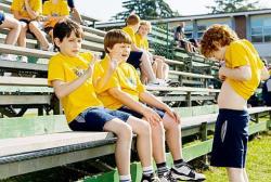 Greg and Rowley check out Fregley's mole.