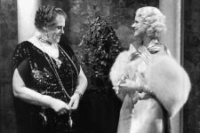 Marie Dressler and Jean Harlow. Marie Dressler and Jean Harlow.