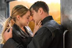 Shailene Woodley and Theo James in Divergent