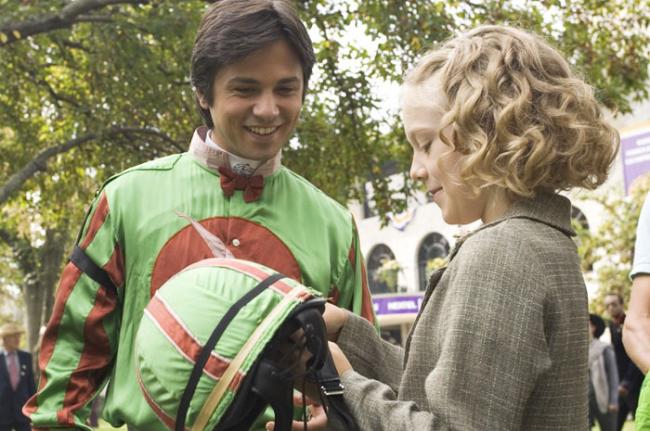 Freddy Rodriguez and Dakota Fanning in Dreamer Freddy Rodriguez and Dakota Fanning in Dreamer