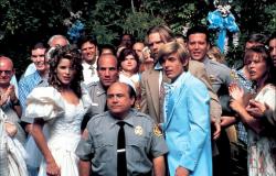 Neve Campbell, Danny DeVito, Casey Affleck and the cast of Drowning Mona. Neve Campbell, Danny DeVito, Casey Affleck and the cast of Drowning Mona.