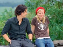 Orlando Bloom and Kristen Dunst in Elizabethtown.