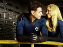 Ioan Gruffudd and Jessica Alba in Fantastic Four: Rise of the Silver Surfer.