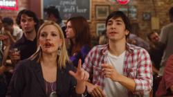 Drew Barrymore and Justin Long in Going the Distance. Drew Barrymore and Justin Long in Going the Distance.