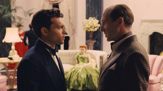 Alden Ehrenreich and Ralph Fiennes in Hail, Caesar!