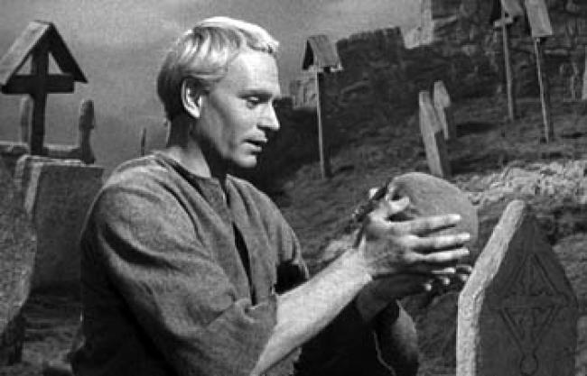 Laurence Olivier as Hamlet. Laurence Olivier as Hamlet.