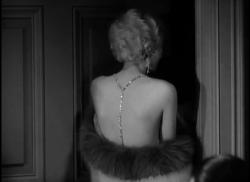 Jean Harlow slips into something more comfortable in Howard Hughes' over-produced Hell's Angels. Jean Harlow slips into something more comfortable in Howard Hughes' over-produced Hell's Angels.