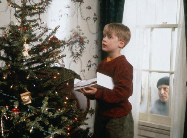 Macaulay Culkin and Joe Pesci in Home Alone Macaulay Culkin and Joe Pesci in Home Alone