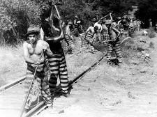 The grandaddy of all chain gang epics. The grandaddy of all chain gang epics.