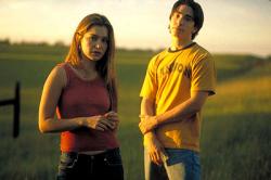 Gina Philips and Justin Long in Jeepers Creepers.