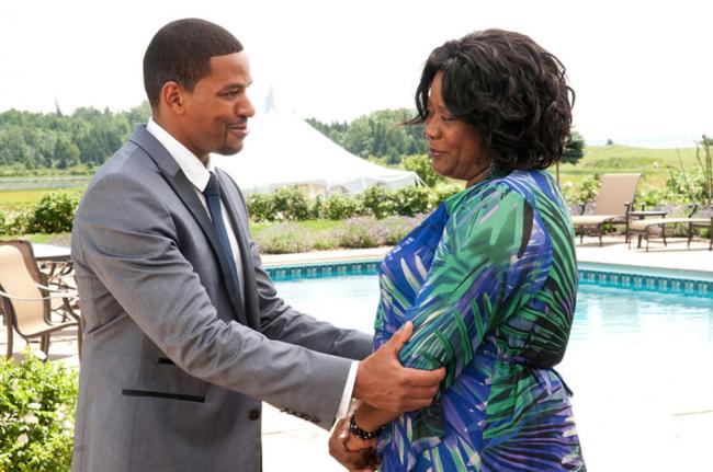 Laz Alonso and Loretta Devine in Jumping the Broom