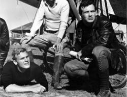 Tab Hunter and David Janssen in Lafayette Escadrille. Tab Hunter and David Janssen in Lafayette Escadrille.