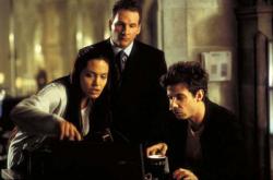 Angelina Jolie, Chris Barrie and Noah Taylor in Lara Croft: Tomb Raider.