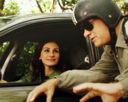 Julia Roberts and Tom Hanks in Larry Crowne.