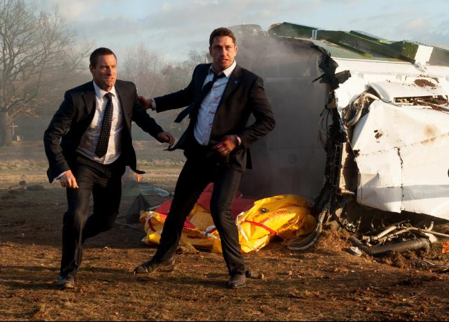 Aaron Eckhart and Gerard Butler in London has Fallen. Aaron Eckhart and Gerard Butler in London has Fallen.