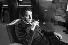 Richard Burton manages to stand out in a cast of what seems likes thousands. Richard Burton manages to stand out in a cast of what seems likes thousands.