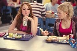 Lindsay Lohan and Rachel McAdams in Mean Girls.