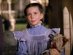 Margaret O'Brien in Meet Me in St. Louis. Margaret O'Brien in Meet Me in St. Louis.