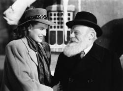 Maureen O'Hara and Edmund Gwenn in Miracle on 34th Street.