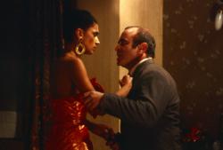 Cathy Tyson and Bob Hoskins in Mona Lisa.