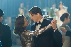 Maria Bello and Brendan Fraser in Mummy: Tomb of the Dragon Emperor. Maria Bello and Brendan Fraser in Mummy: Tomb of the Dragon Emperor.