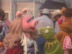 Gonzo, Miss Piggy, Kermit and Fozzy Bear.