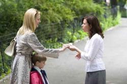 Laura Linney and Scarlett Johansson in The Nanny Diaries.