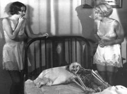 Barbara Stanwyck and Joan Blondell in Night Nurse.