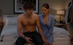 Ashton Kutcher and Natalie Portman in No Strings Attached. Ashton Kutcher and Natalie Portman in No Strings Attached.