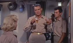 Cary Grant and Tony Curtis in Operation Petticoat.
